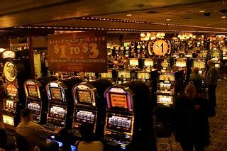 the slots at the El Dorado in Reno | It's mystifying to me w… | Flickr