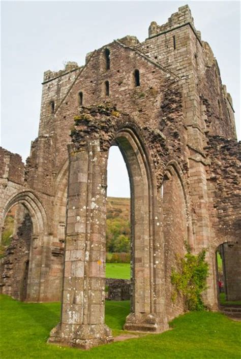 Llanthony Priory, History & Photos | Historic Wales Guide