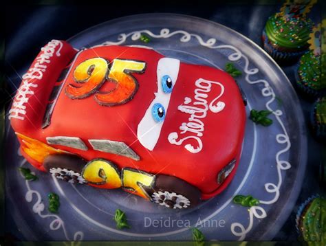 Suzy Homefaker: Lightning McQueen Cake Disney Cars