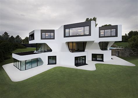 Contemporary Residence with Futuristic Design in Germany - Architecture - Viahouse.Com