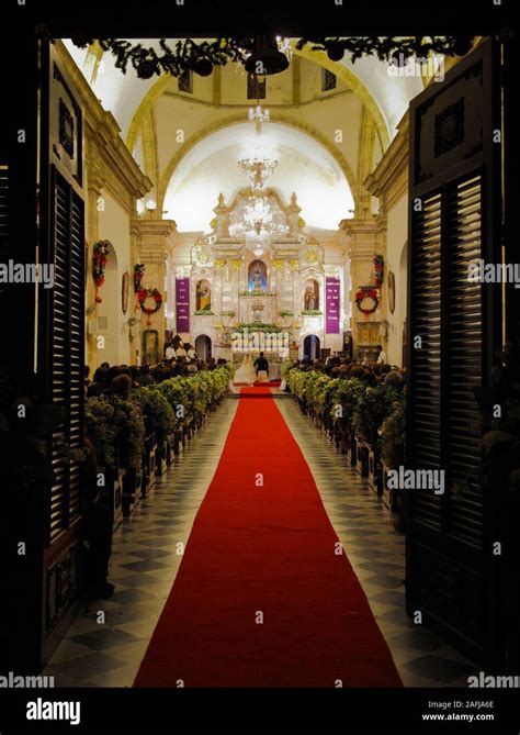 Red carpet in a church for a wedding Stock Photo - Alamy