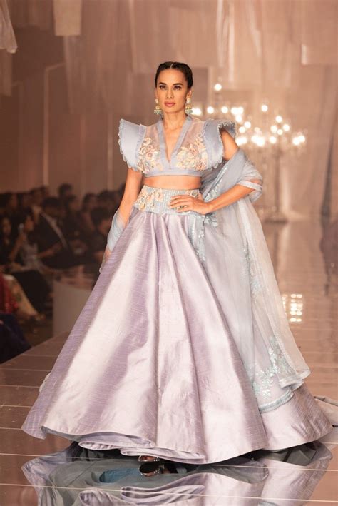 Manish Malhotra at Lakmé Fashion Week winter/festive 2019 - Page 5 | Vogue India | Indian ...