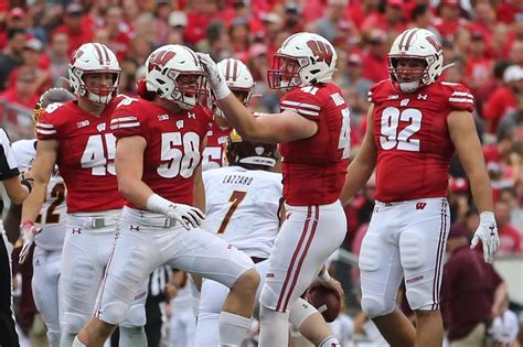 Wisconsin football: Badgers move up in both polls after dominant victory