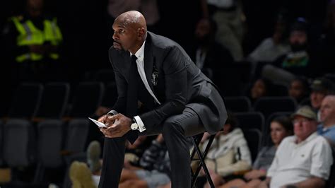 Vanderbilt basketball coach Jerry Stackhouse calls out Tyrin Lawrence