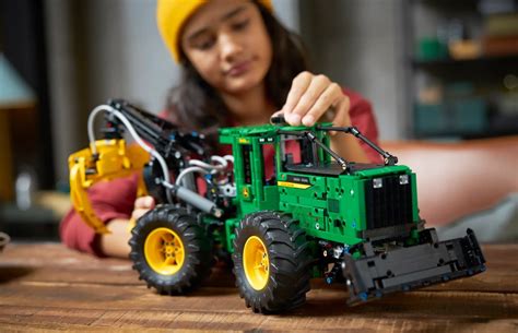 LEGO's Upcoming John Deere 948L-II Skidder Will Make You Feel Like a Real Lumberjack - autoevolution