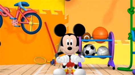 Mousekersize - Pluto Has A Ball | Disney Junior