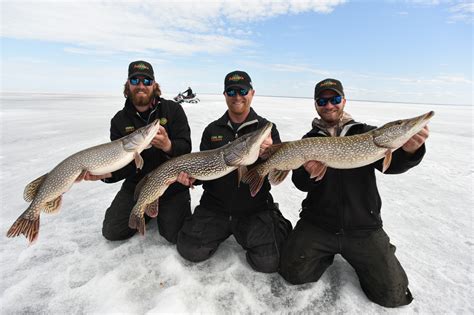 Ice Fishing | Arnesen's Rocky Point Lodge, Lake of the Woods