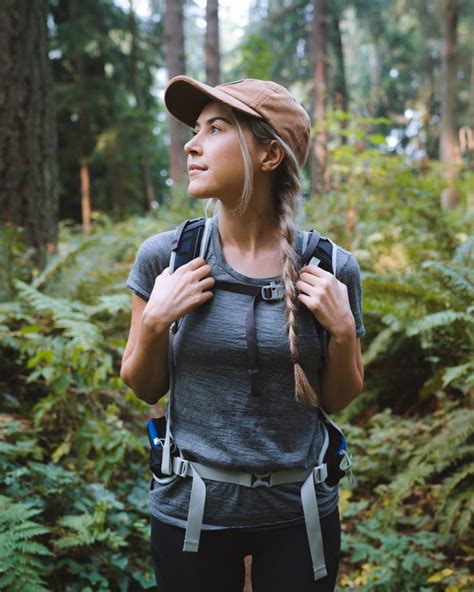 What To Wear Hiking As A Woman – Renee Roaming