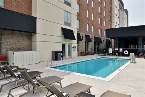 Hampton Inn & Suites Greensboro Downtown Greensboro | Bookonline.com