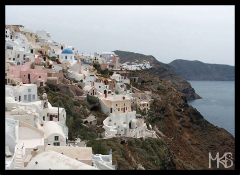 Santorini - On the rocks - Traveling Rockhopper