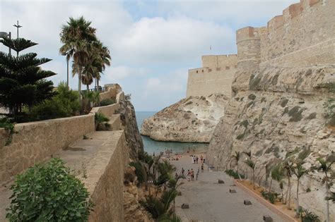 Beach Bay of Melilla Mount Rushmore, Bay, Mountains, Natural Landmarks ...