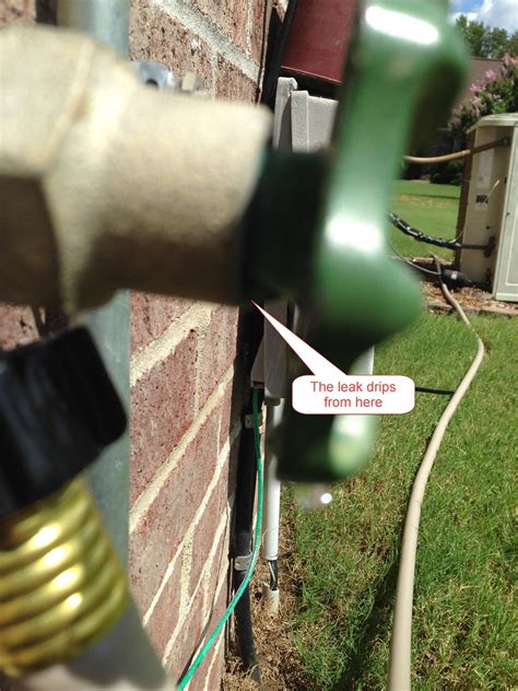 Can I replace just the knob of this outside spigot to fix this leak? - Home Improvement Stack ...