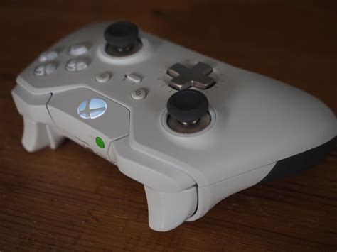 White Xbox Elite Wireless Controller review: Same great performance ...