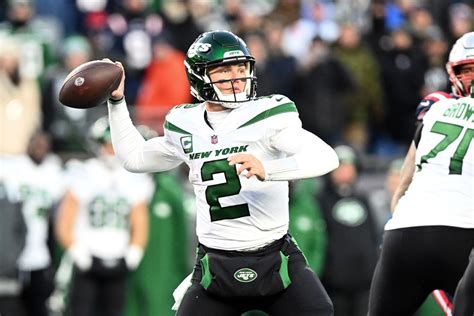 New York Jets QB Depth Chart: Who Will Back Up Aaron Rodgers?