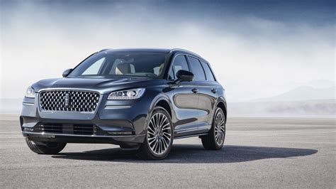 The 2020 Lincoln Corsair Is the New Luxury SUV You Need for Family Road ...