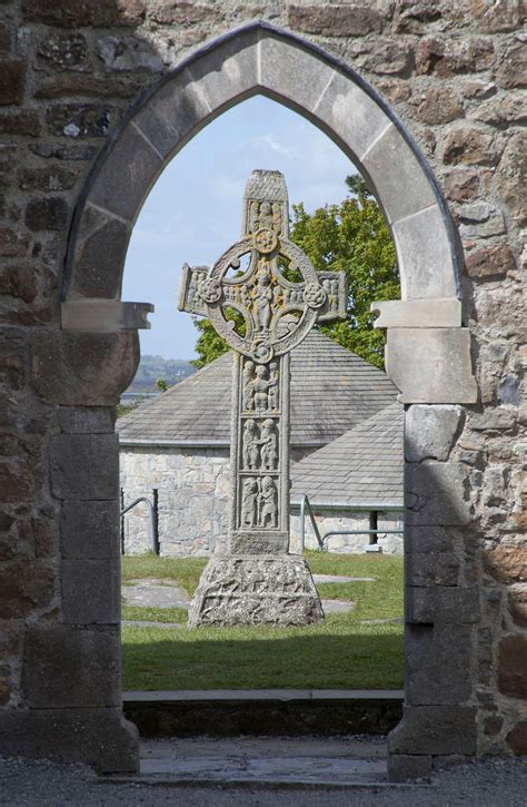 Private Boat Tour to Clonmacnoise | Hidden Heartlands Tours