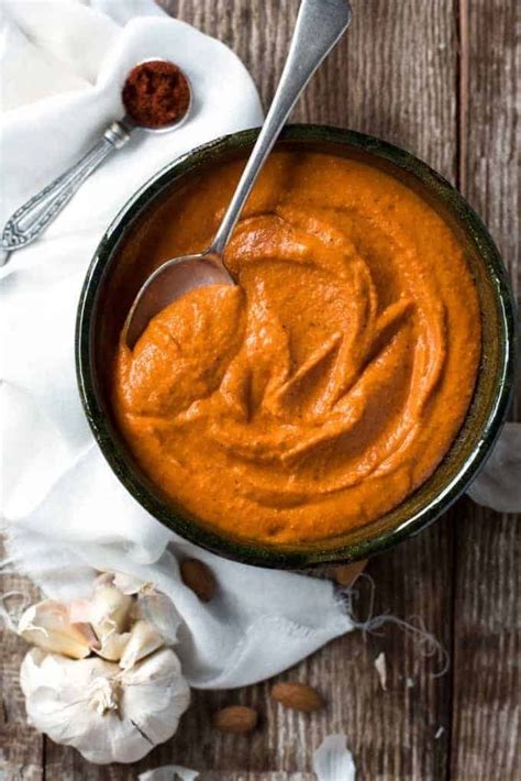 Spanish Romesco Sauce / Dip (capsicum sauce) | RecipeTin Eats