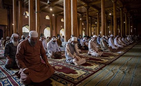 Friday Prayers At Srinagar's Jamia Masjid After 16-Month Gap Due To Covid