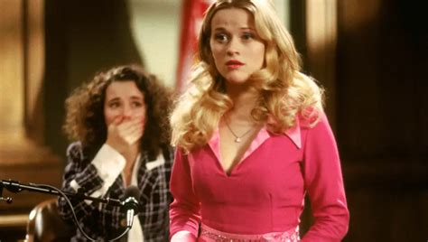 Reese Witherspoon vuelve a ser Elle Woods para revelar los detalles de la serie sobre Una rubia ...