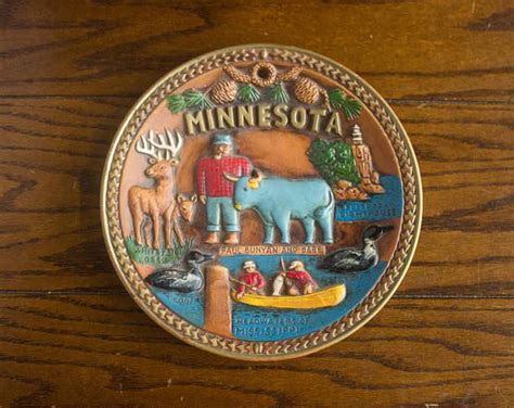 Minnesota Souvenir Wall Plate - Decor - Vintage Travel | Plate wall decor, Plates on wall, Plate ...