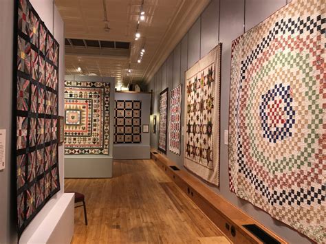 Current Exhibit | Iowa Quilt Museum