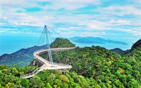 Top 10 Spectacular Bridges with Wonderful Architecture