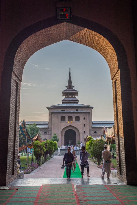 Jamia Masjid Srinagar Pictures and Blog