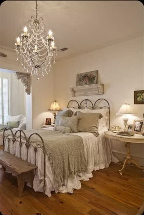30 Shabby Chic Bedroom Ideas - Decor and Furniture for Shabby Chic Bedroom 2022