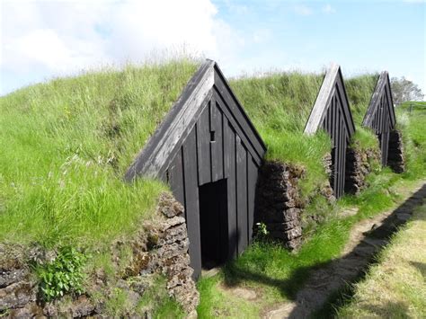 Turf houses, the traditional green buildings of Iceland - Field Study ...