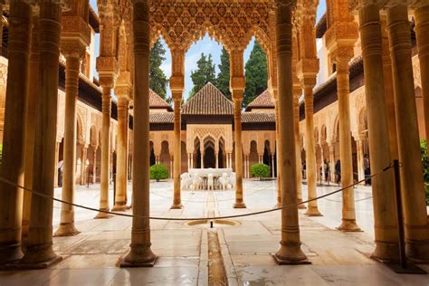 Visitar la Alhambra: el monumento más visitado de España | IATI Seguros