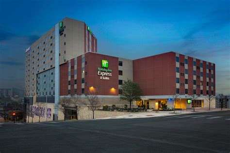 HOLIDAY INN EXPRESS® AUSTIN DOWNTOWN UNIVERSITY - Austin TX 805 Neches 78701