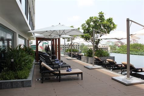 Review: Crowne Plaza Vientiane, Laos - Live and Let's Fly