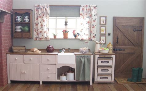 Miniature farmhouse kitchen from Little Bits & Pieces by Julie | Dollhouse design, Diy dollhouse ...