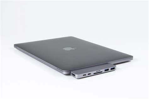 HyperDrive Delivers Compact, Sleek Thunderbolt Hub for New MacBook Pro - Por Homme ...