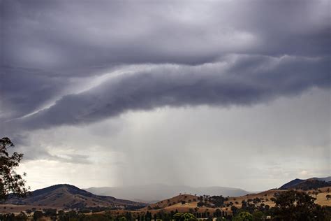 File:Rain cloud swifts creek 0107.jpg - Wikipedia