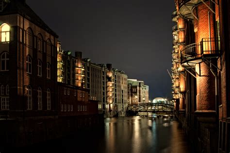 Hamburg Speicherstadt at night by MickSeventyFour on DeviantArt