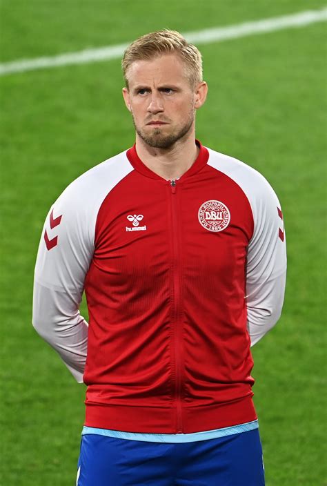 Kasper Schmeichel 'a bigger star in Denmark then his father ...