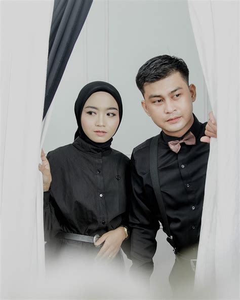 18 Inspirasi Foto Prewedding Baju Hitam – Cepet Nikah