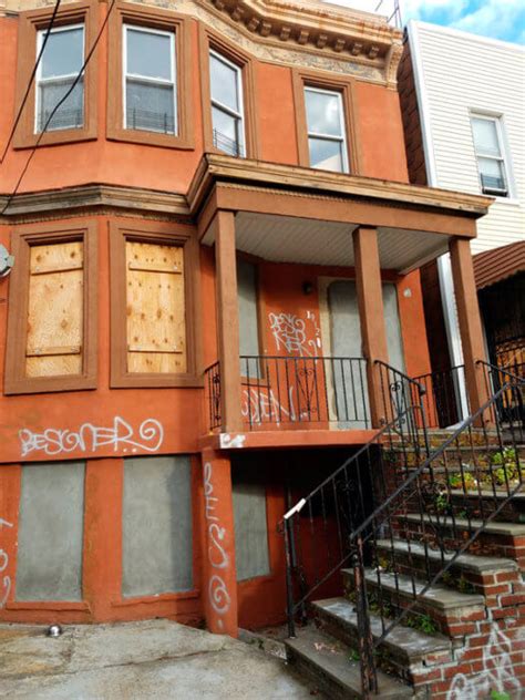 Programs target New York’s ‘zombie homes’ – Bronx Times