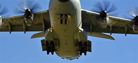 Airbus A400M Atlas cargo airplane, with photos and characteristics