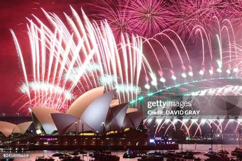 1,679 Sydney Opera House Fireworks Stock Photos, High-Res Pictures, and ...