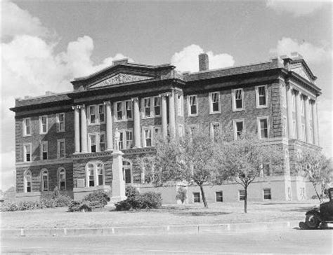 Mills County Courthouse, Goldthwaite Texas.