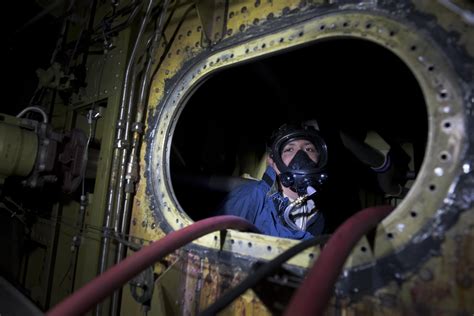 Airmen repair KC-10 Extender fuel tanks > Joint Base McGuire-Dix ...