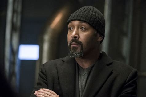 ‘The Flash’ Season 5: Jesse L Martin (Joe) Returns From Medical Leave ...