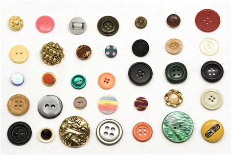 Quick Guide to Button Types! (BurdaStyle) | Types of buttons, Sewing ...