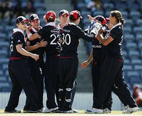 England celebrate a wicket | ESPNcricinfo.com