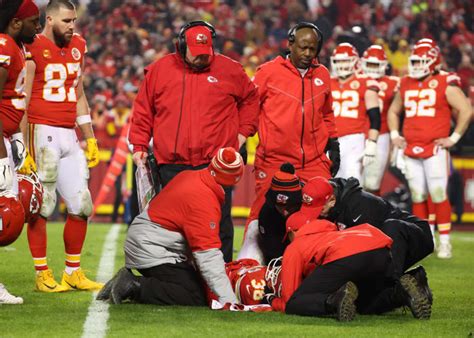 NFL World Reacts To Notable Chiefs Injury Announcement - The Spun