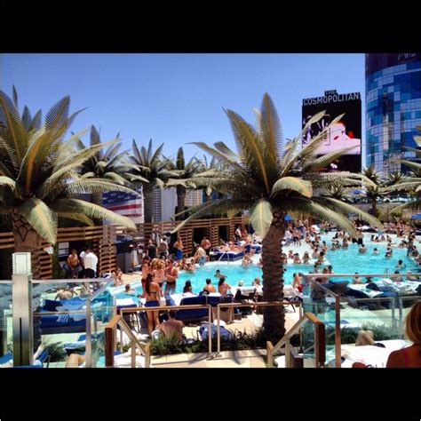 Pool party at the @Cosmopolitan_LV #Vegas | Cosmopolitan vegas, Vegas ...