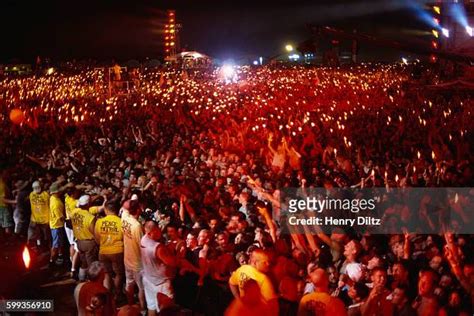 401 Woodstock 99 Stock Photos, High-Res Pictures, and Images - Getty Images