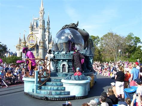 Share A Dream Come True Parade | Disney World | The Ultimate Disney ...